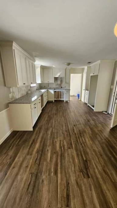 Main picture of 920 Success St
