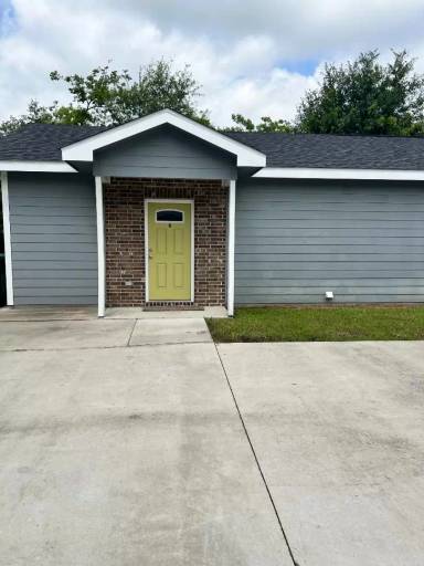 Main picture of 505 W Burton St