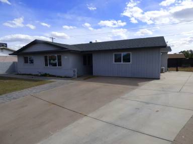 Main picture of 1747 W Devon