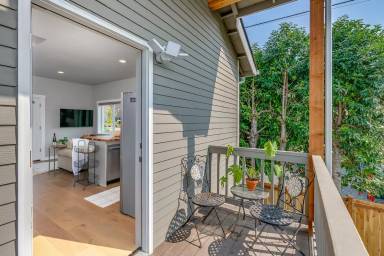 Main picture of 431 Avenue F