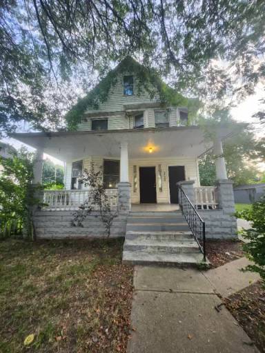 Main picture of 3126 W 82nd St