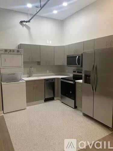 Main picture of 107 W Center St
