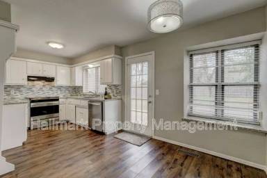 Main picture of 816 N Briarcliff Dr
