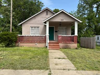 Main picture of 3107 Elmwood Ave