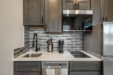 Main picture of 5708 Park Blvd