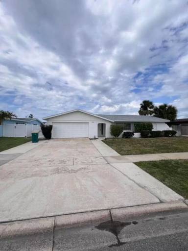 Main picture of 350 Orion Ct