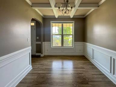 Main picture of 296 Sedgefield Dr