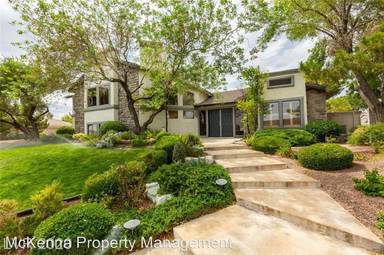 Main picture of 291 E Country Club Dr