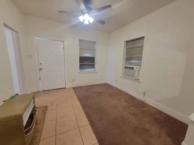 Main picture of 2928 Avenue M 1/2