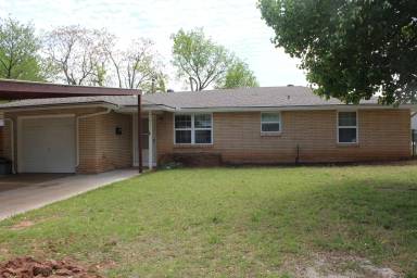 Main picture of 832 E Rose Dr