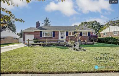 Main picture of 1020 Kenosha Rd