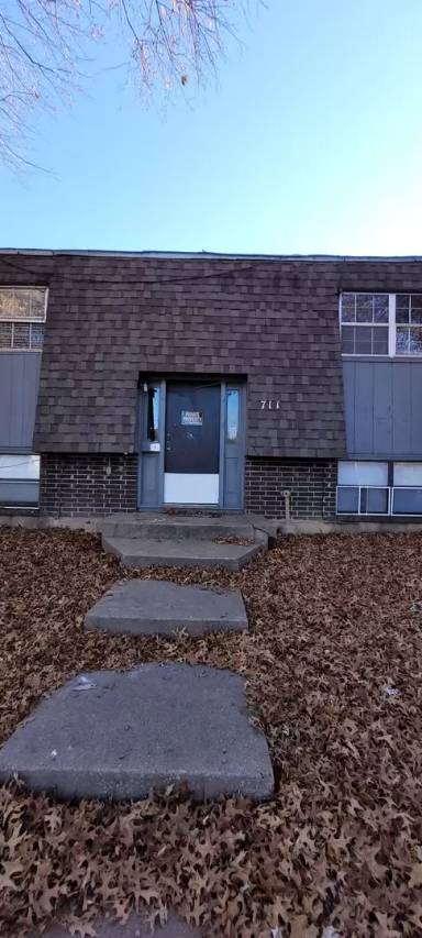 Main picture of 711 N 70th St