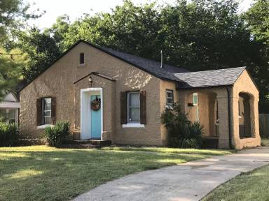 Main picture of 2327 NW 21st St
