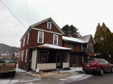 Main picture of 1225 Main St