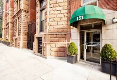 Main picture of 151 E 20th St