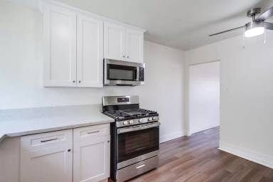 Main picture of 4519 1/2 Parks Ave