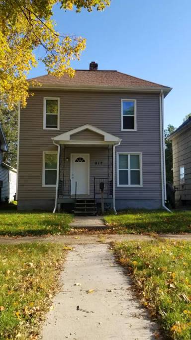Main picture of 917 Wellington St