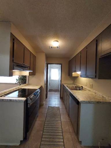Main picture of 126 Foxwood Cir