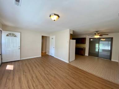 Main picture of 10718 Cambridge Ave