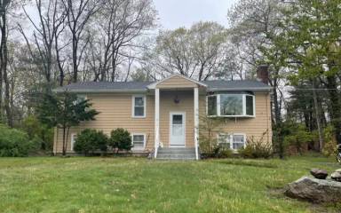 Main picture of 72 Westfield Dr