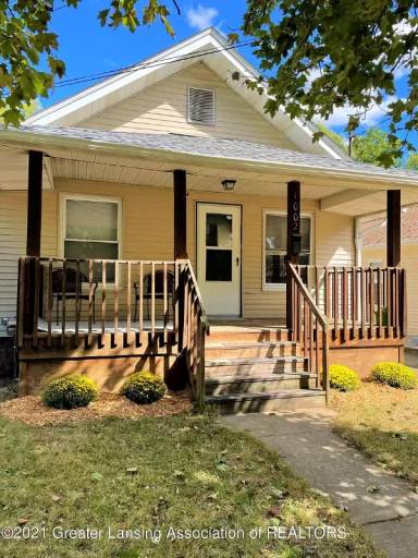Main picture of 1002 Farrand St
