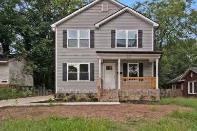 Main picture of 208 Spring St NW