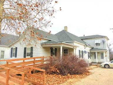 Main picture of 114 N Plum St