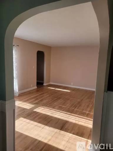 Main picture of 1017 S Sibley Ave