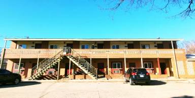 Main picture of 719 N 14th St