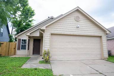 Main picture of 4721 Waterfront Oak Dr