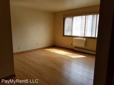 Main picture of 5175 N Hopkins St