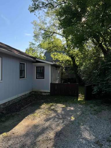 Main picture of 1902 Sweetbriar Ave
