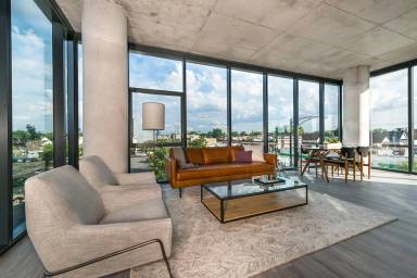 Main picture of 2765 W Belden Ave
