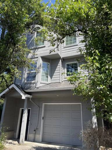 Main picture of 6170 SE Lake Rd