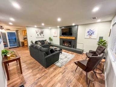 Main picture of 2221 Madison St