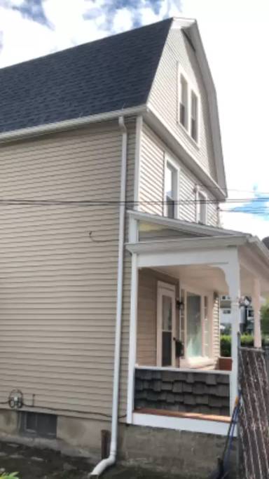 Main picture of 473 N River St