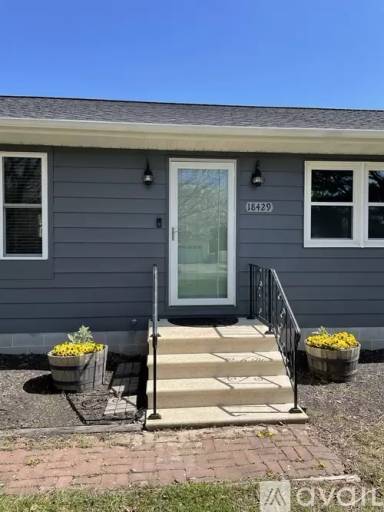 Main picture of 18429 Linden Ln
