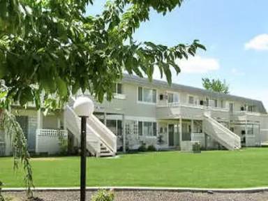 Main picture of 2525 W Grand Ronde Ave