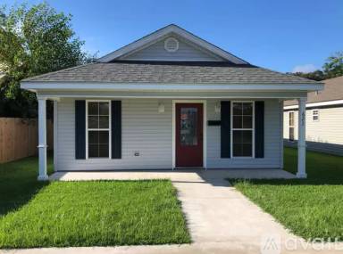 Main picture of 622 E Perrodin St