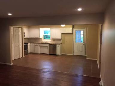Main picture of 3233 S Ferguson Ave