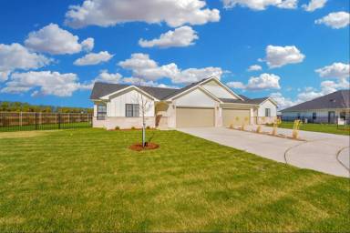 Main picture of 2337 S Spring Hill Ct
