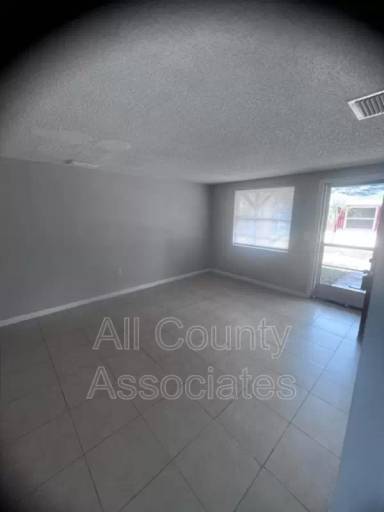 Main picture of 6326 Alaska Ave