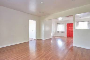 Main picture of 1053 1/2 N Eastman Ave
