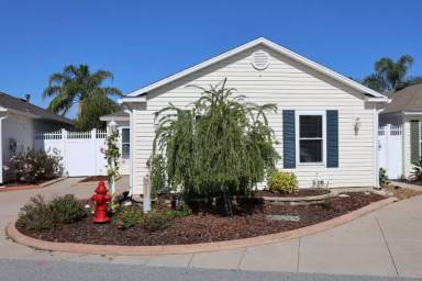 Main picture of 917 Drakeswood Ave