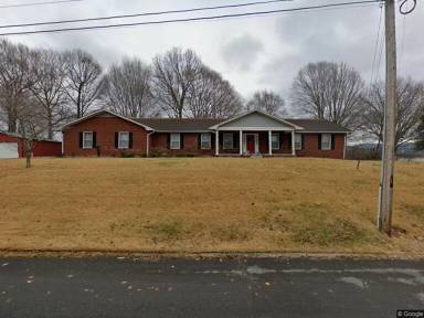 Main picture of 3012 S Hills Dr