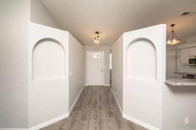 Main picture of 3176 Jamaica Blvd S