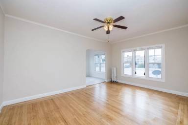 Main picture of 421 Van Dyke Avenue