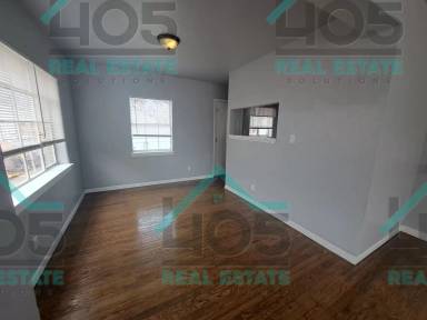 Main picture of 1921 NE 25th St