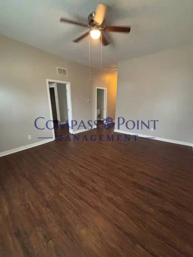 Main picture of 446 E Seventh St