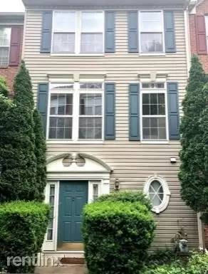 Main picture of 614 Eisenhower Dr